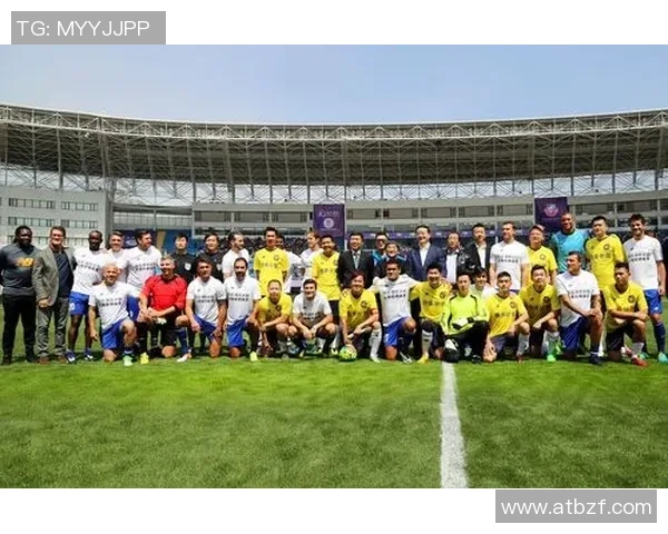 香港足球明星队成员齐聚一堂展现风采助力足球事业发展